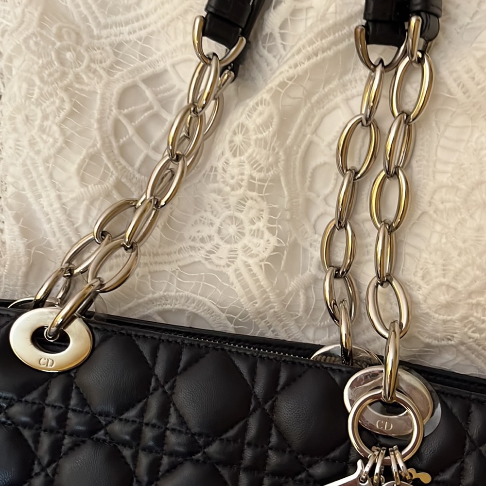 DIOR PURSE  LIKE NEW CONDITION - Picture 4 of 16